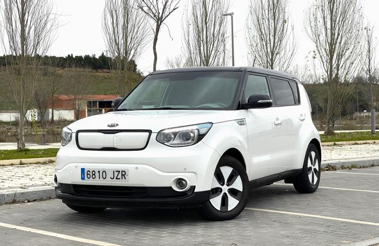Turismos Todo Terrenos y Furgonetas - Kia Soul EV 100% ELECTRICO AUTOMÁTICO ZERO EMISIONES - Coches de segunda mano en Valladolid