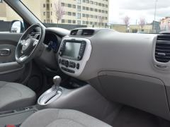 https://feria.autoroyal.es/media/com_expautospro/images/big/turismos_todo_terrenos_y_furgonetas_kia_soul_6415b3291e0ab.JPG