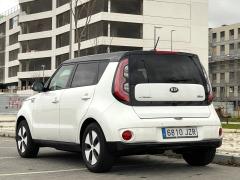 https://feria.autoroyal.es/media/com_expautospro/images/big/turismos_todo_terrenos_y_furgonetas_kia_soul_6593ea8c920bd.JPG