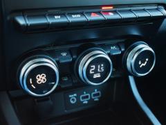 https://feria.autoroyal.es/media/com_expautospro/images/big/turismos_todo_terrenos_y_furgonetas_renault_arkana_68ff5bfb0bd9b.JPG